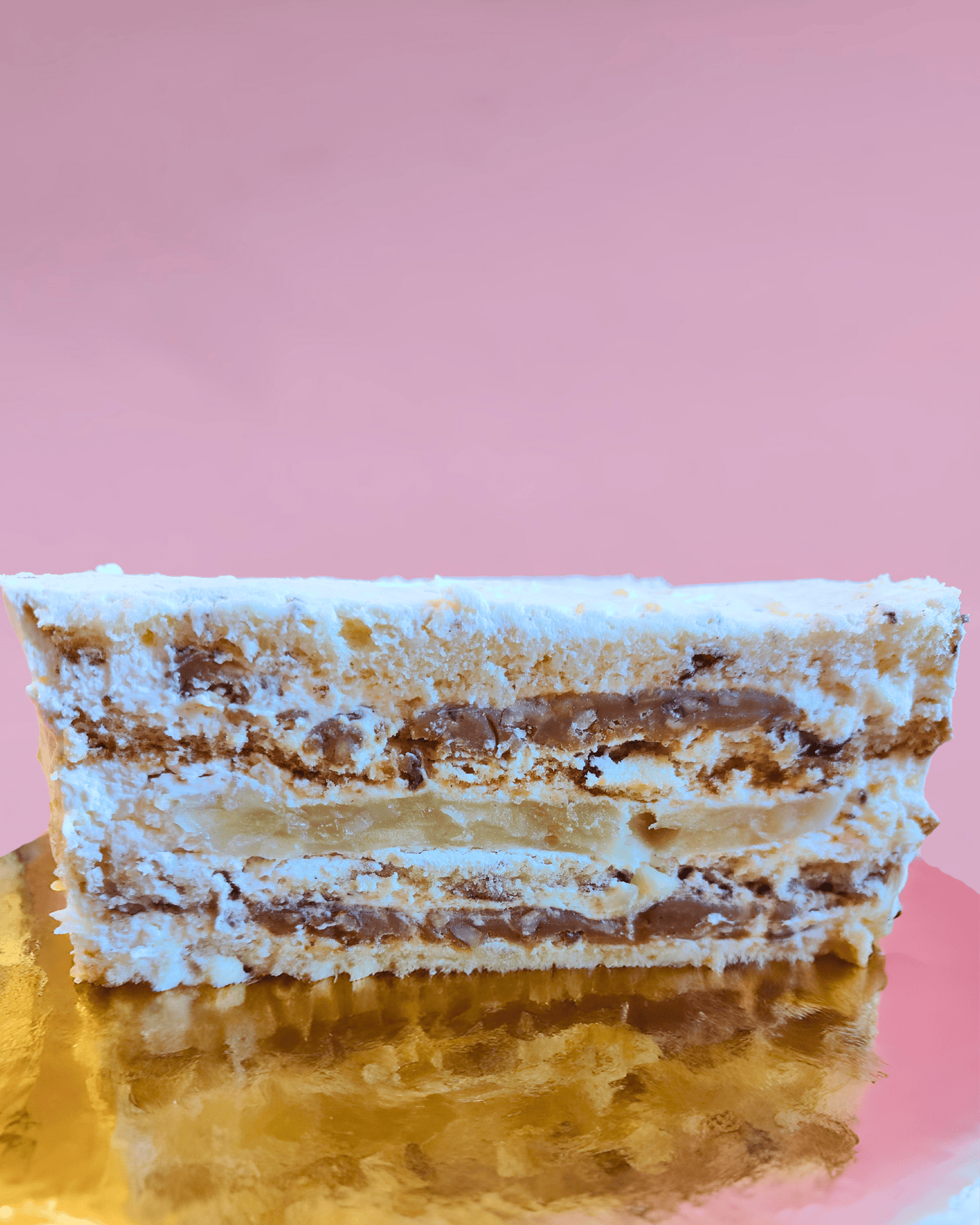 Obuolių-karamelės biskvitinis tortas